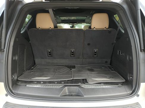 Used 2021 Chevrolet Tahoe Premier w/ Premium Package RWD image 23