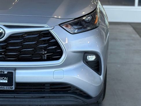 Used 2022 Toyota Highlander XLE image 5
