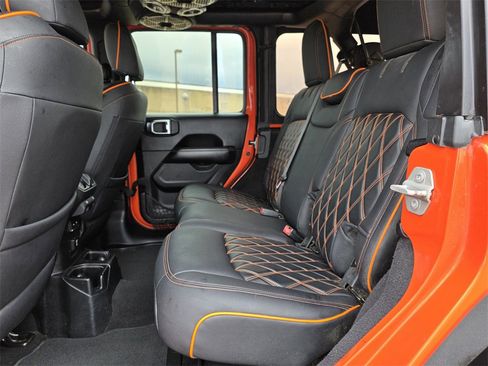 Used 2019 Jeep Wrangler Unlimited Sahara w/ Uconnect 4C Nav & Sound Group image 19