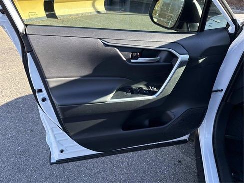 Used 2025 Toyota RAV4 XLE image 13