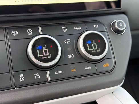 New 2026 Land Rover Defender 110 X-Dynamic SE AWD/4WD image 25