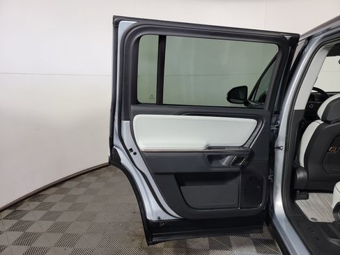 Used 2024 Rivian R1S Adventure AWD/4WD image 17