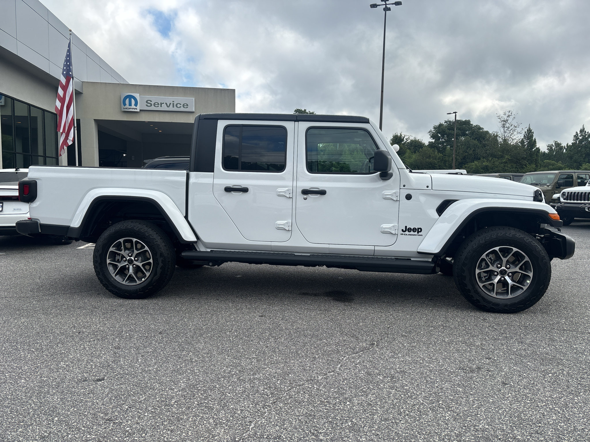 New 2027 Jeep Gladiator Sport AWD/4WD image 5
