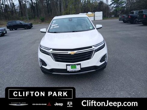 Used 2022 Chevrolet Equinox LT AWD/4WD image 2