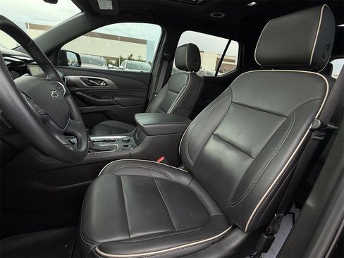 Certified 2022 Chevrolet Traverse Premier w/ Redline Edition image 26