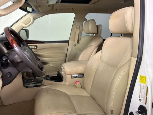 Used 2014 Lexus LX 570 4WD image 5