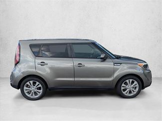 Used 2016 Kia Soul + FWD video 4