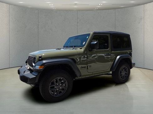 Used 2025 Jeep Wrangler Sport AWD/4WD image 7