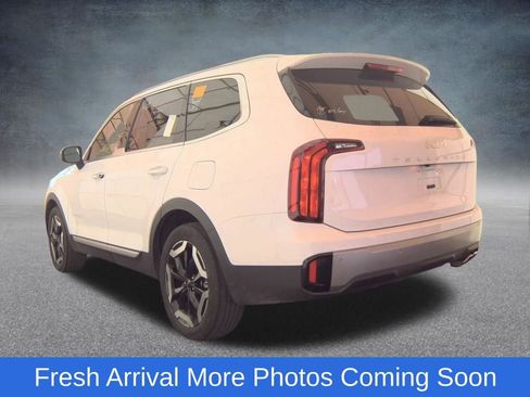 Used 2025 Kia Telluride S FWD image 5