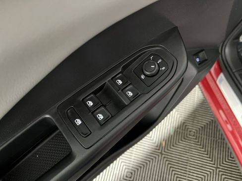 Used 2022 Volkswagen Taos SE image 15