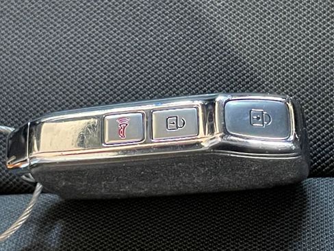 Used 2025 Kia Sportage LX image 21
