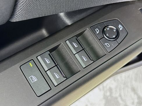 Used 2025 BMW X3 xDrive30i w/ Convenience Package image 17