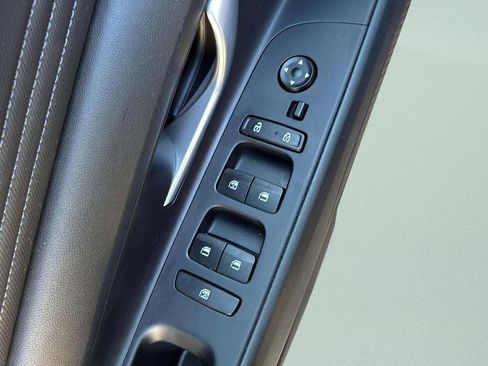 Used 2023 Hyundai Elantra Limited image 45