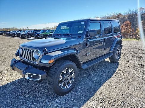 New 2026 Jeep Wrangler Unlimited Sahara AWD/4WD image 7