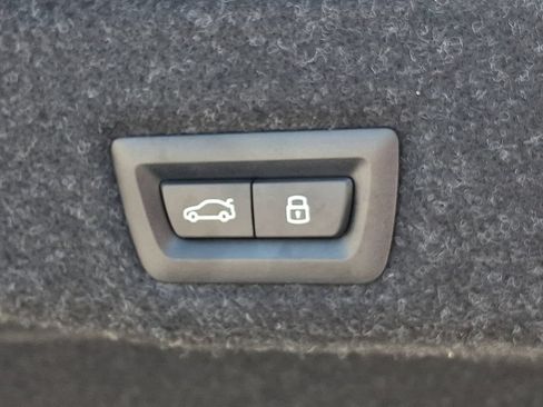 Used 2025 BMW i5 eDrive40i RWD image 31