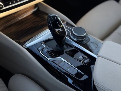 Used 2022 BMW 530i xDrive w/ Convenience Package image 18