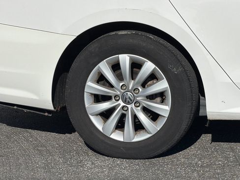 Used 2014 Volkswagen Passat 1.8T Wolfsburg Edition FWD image 23