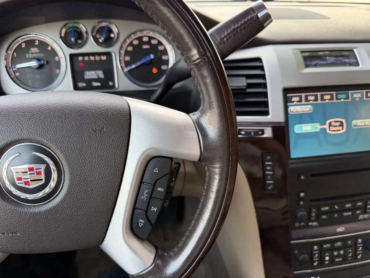 Used 2009 Cadillac Escalade 4WD Hybrid image 32