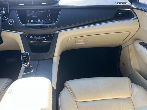 Used 2017 Cadillac XT5 Luxury FWD image 14