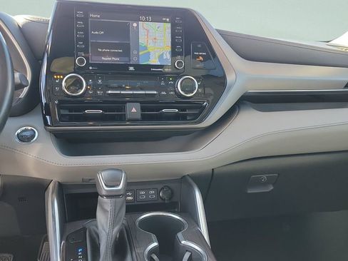 Used 2022 Toyota Highlander Limited image 22