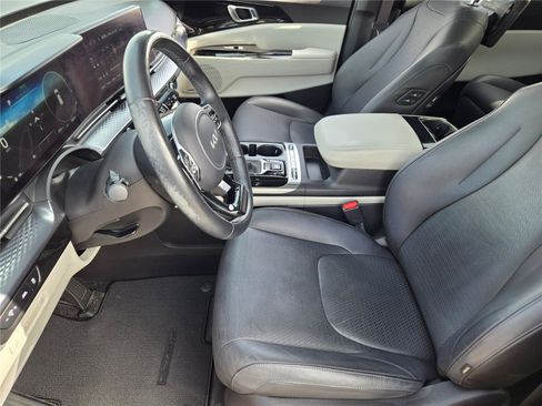 Used 2022 Kia Carnival SX Prestige FWD image 12