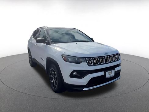Used 2025 Jeep Compass Limited image 3