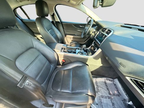 Used 2020 Jaguar XE S image 31