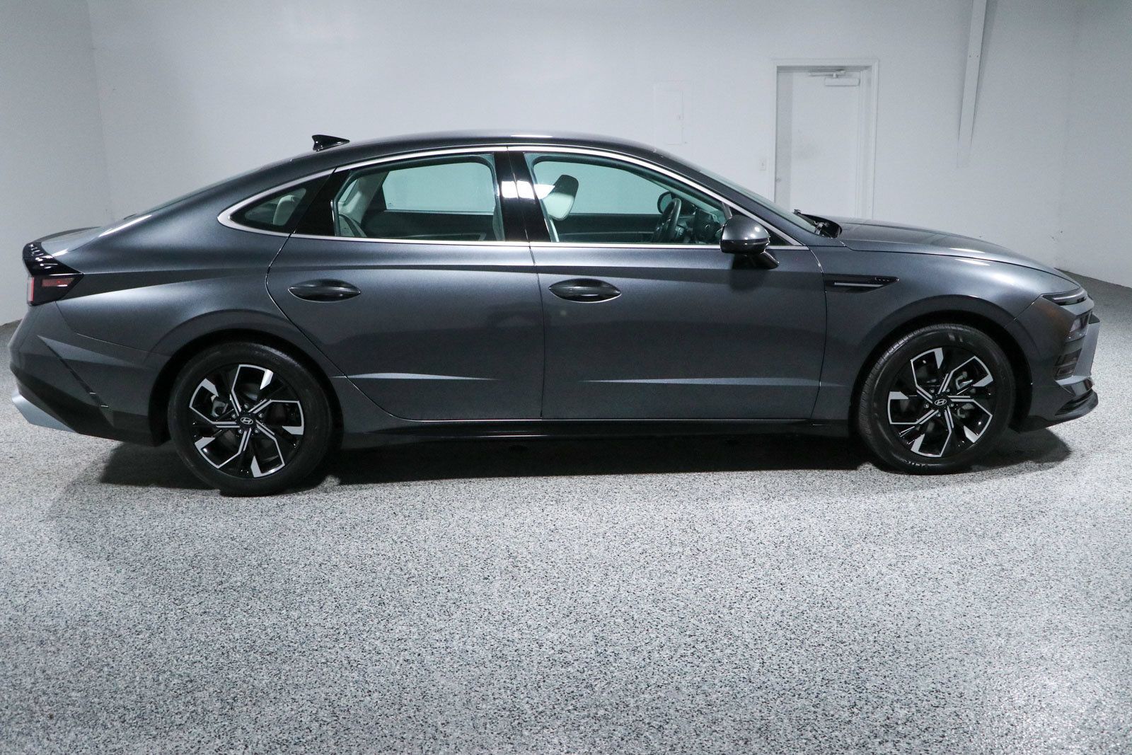 Used 2024 Hyundai Sonata SEL FWD image 6