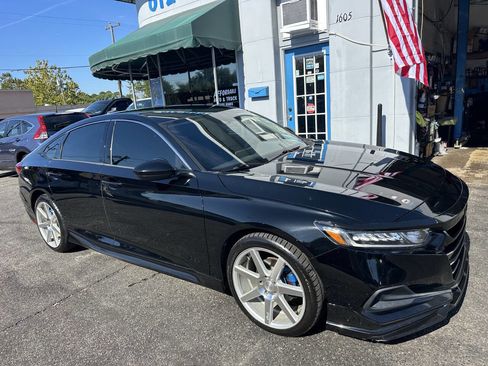 Used 2021 Honda Accord LX image 2