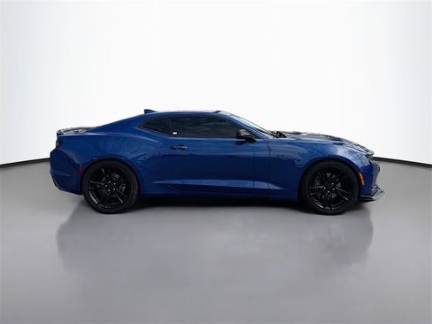 Used 2021 Chevrolet Camaro LT image 8