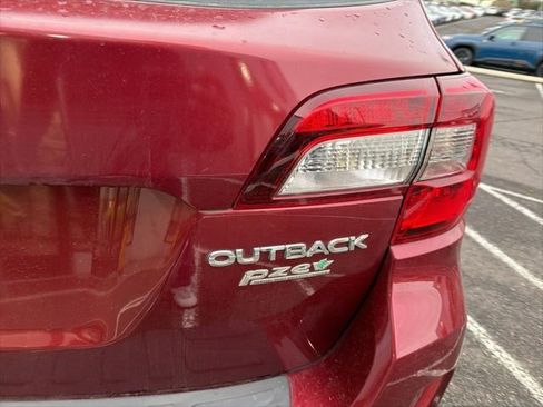 Used 2017 Subaru Outback 2.5i Limited image 9