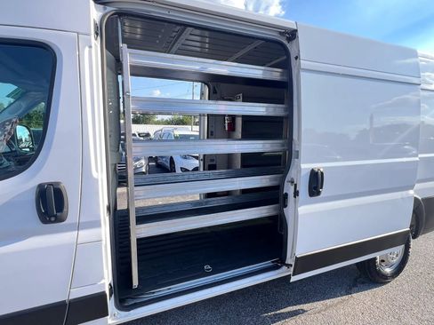 Used 2021 RAM ProMaster 2500 w/ Convenience Group FWD image 18