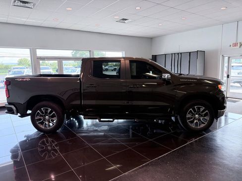 Used 2023 Chevrolet Silverado 1500 LT AWD/4WD image 21