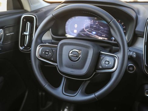 Certified 2025 Volvo XC40 B5 Ultra image 16