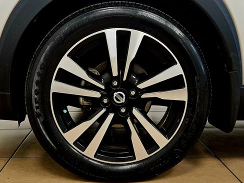 Used 2018 Nissan Kicks SV w/ Exterior Package image 26