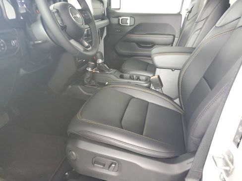 New 2025 Jeep Gladiator Sport image 11