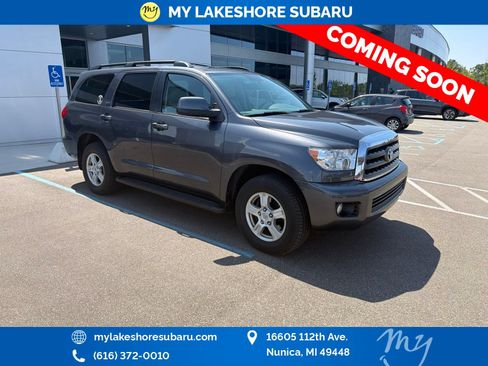 Used 2014 Toyota Sequoia SR5 w/ Premium Package AWD/4WD image 1