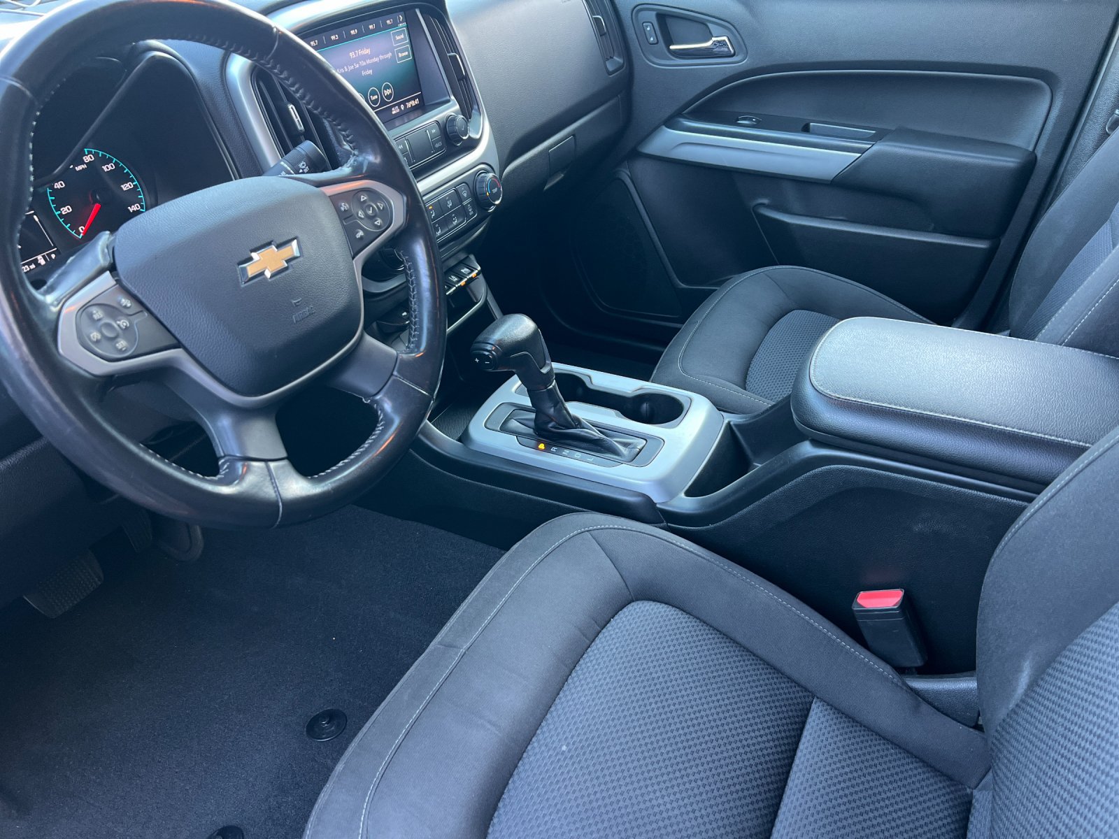 Used 2021 Chevrolet Colorado LT w/ Safety Package RWD image 10