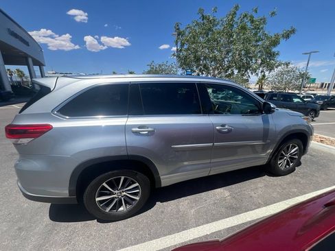 Used 2018 Toyota Highlander XLE w/ Protection Package #3 FWD image 9