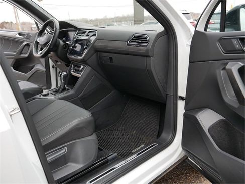 Certified 2023 Volkswagen Tiguan SE R-Line image 20