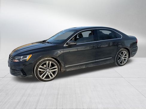 Used 2017 Volkswagen Passat 1.8T R-Line image 5