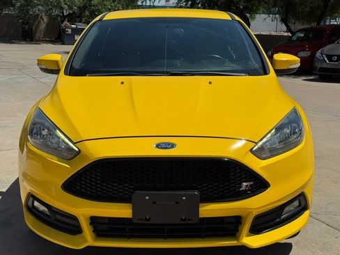 Used 2017 Ford Focus ST FWD image 3
