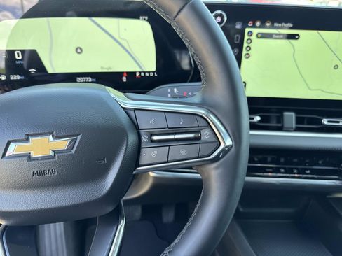 Used 2025 Chevrolet Equinox LT image 23