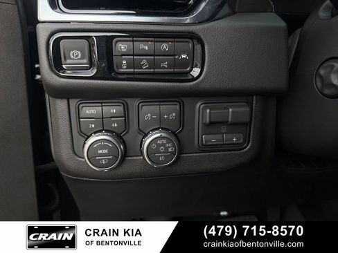 Used 2026 GMC Yukon XL Denali w/ Denali Reserve Package AWD/4WD image 10