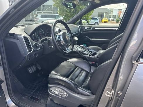 Used 2011 Porsche Cayenne Turbo AWD/4WD image 4