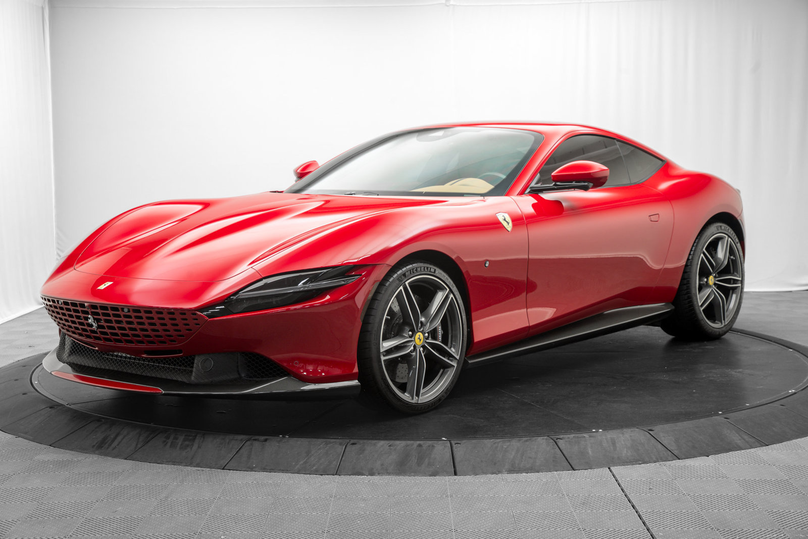 Used 2022 Ferrari Roma RWD image 3
