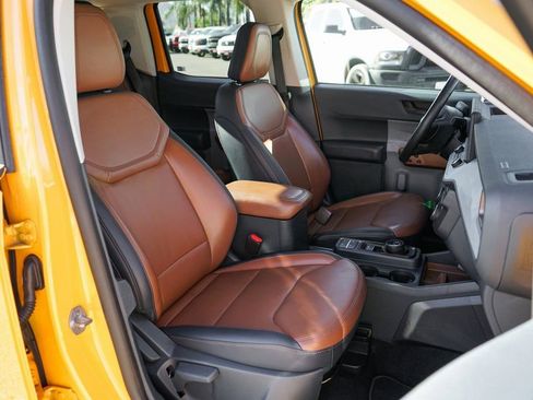 Used 2023 Ford Maverick Lariat w/ Lariat Luxury Package image 39