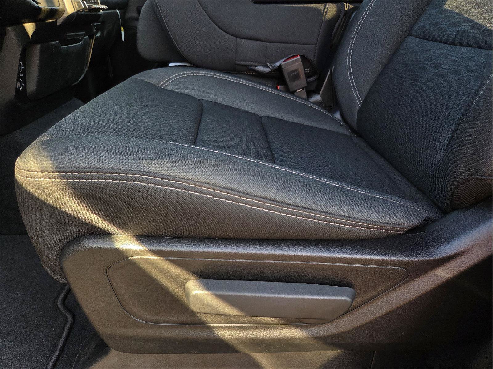 New 2026 RAM 1500 Express AWD/4WD image 11