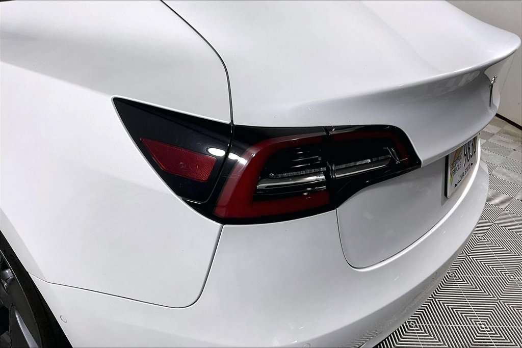 Used 2022 Tesla Model 3 Long Range AWD/4WD image 28