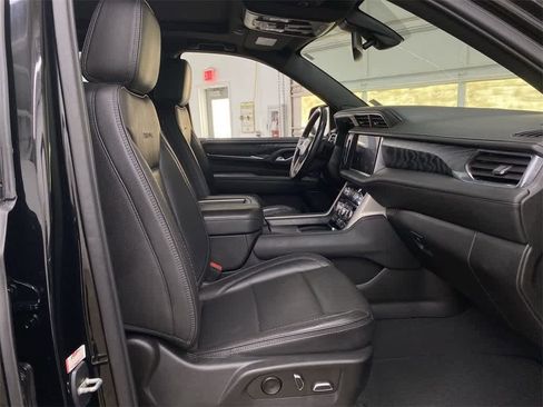 Used 2022 GMC Yukon XL Denali image 18